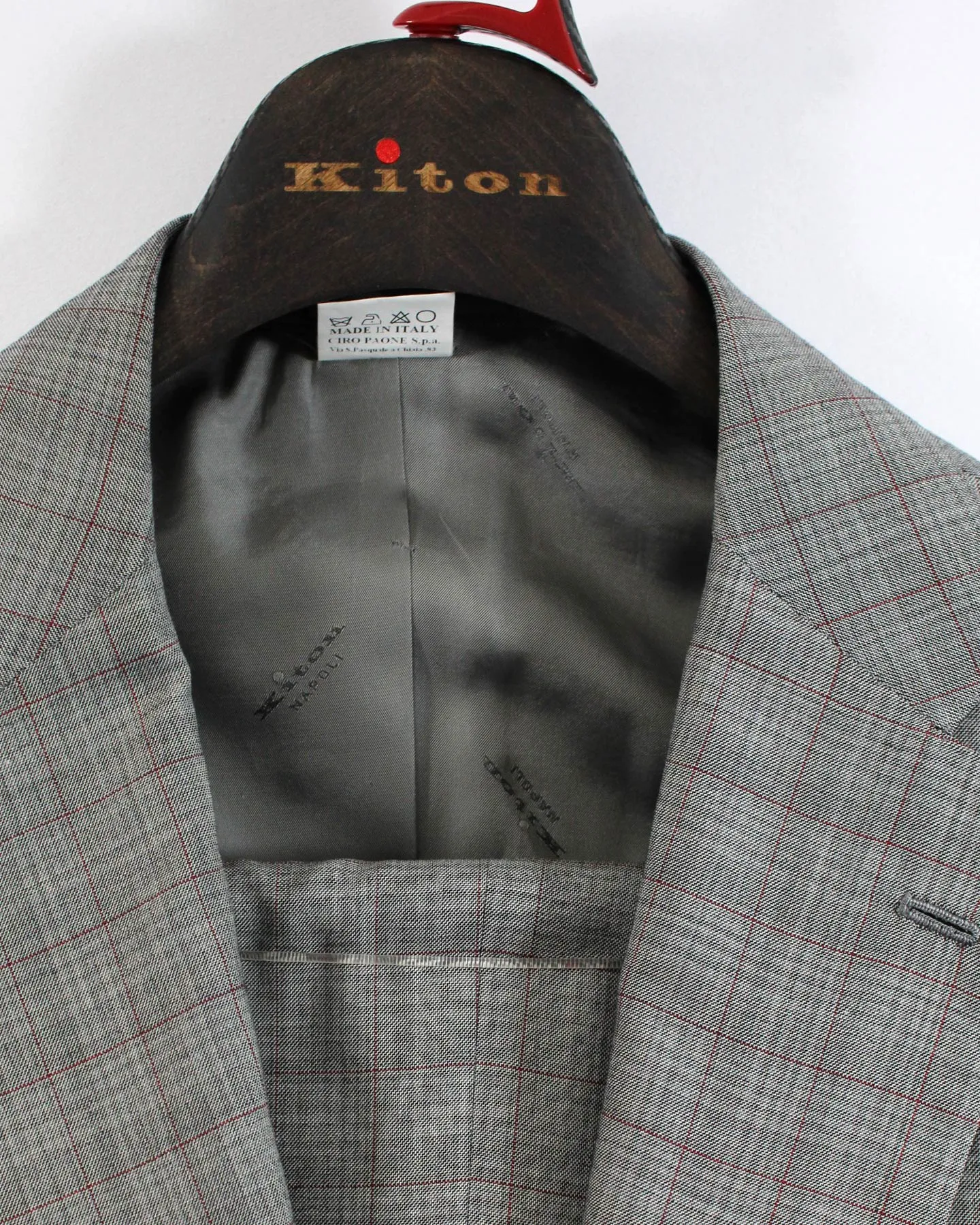 Kiton Suit Gray Bordeaux Windowpane 14 Micron Wool EU 56 - US 44 L SALE