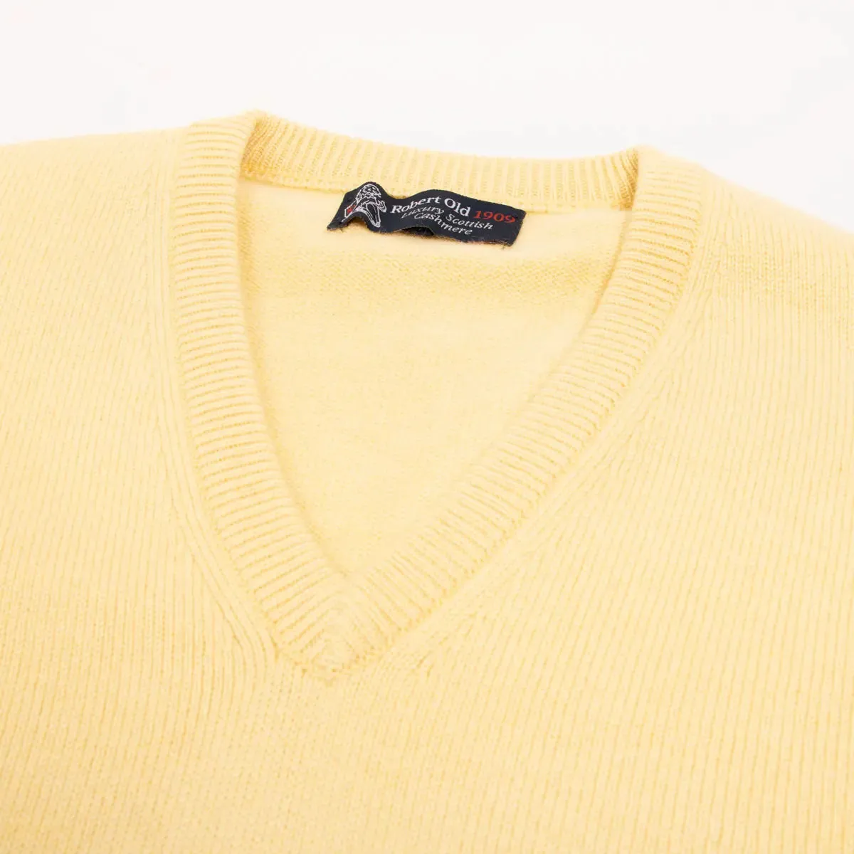 Lemon Frost Tobermorey 4ply V-Neck Cashmere Sweater