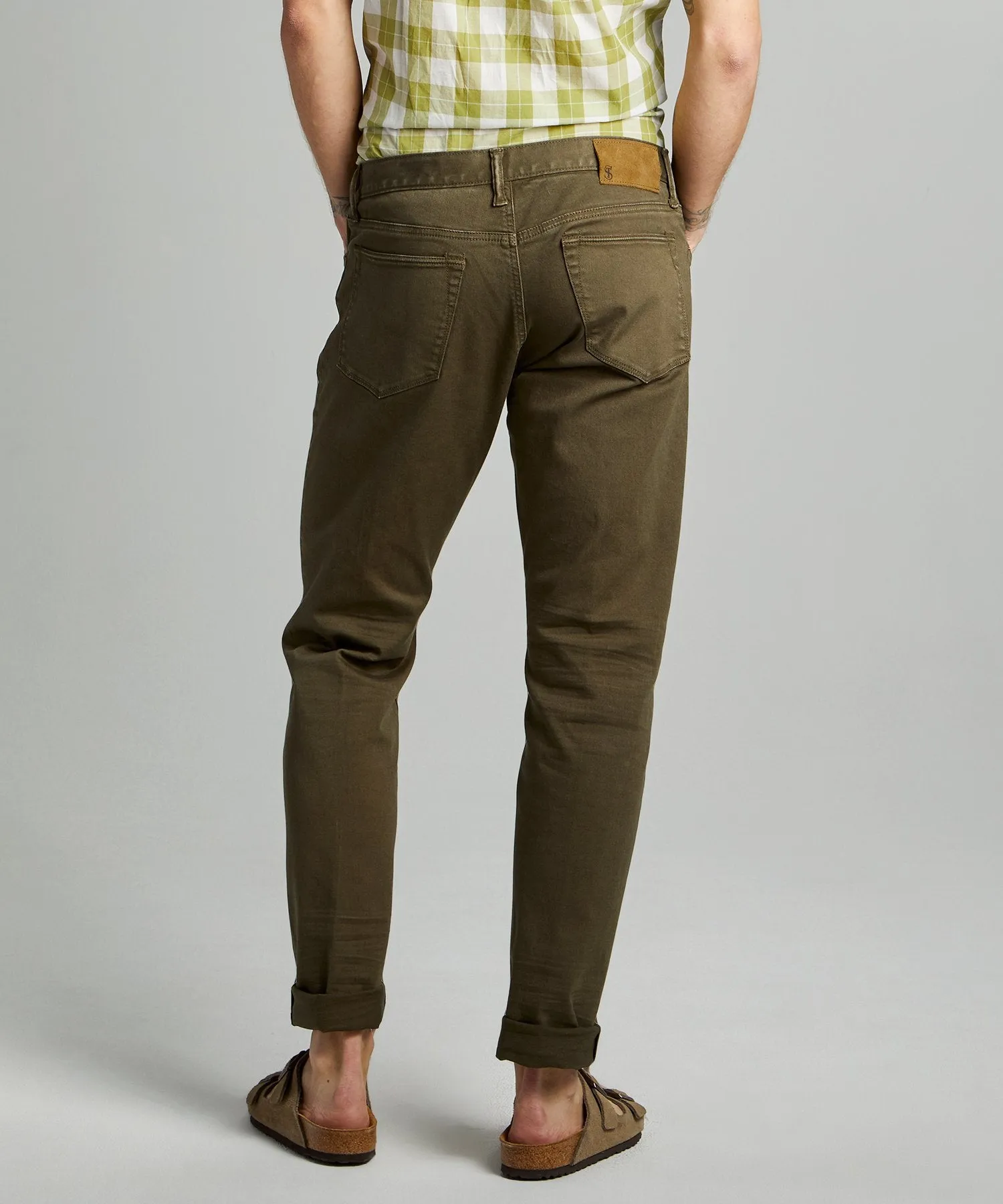 Slim Fit 5-Pocket Garment-Dyed Stretch Twill in Olive